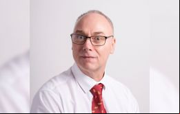 El Secretario de Finanzas Pat Clunie dijo que “HSBC fue capaz de demostrar un alto nivel de profesionalismo y cumplía con los requisitos específicos de FIG”