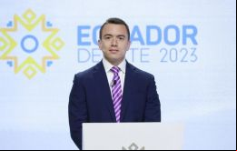 Comunicaliza estima que Noboa triunfaría con poco más del 40% frente al 35% de González