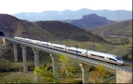 Viana insistió en que el ferrocarril era una alternativa al Canal de Panamá