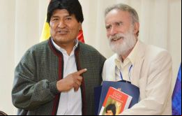 Morales y Fier se vieron en el pueblo de Tiquipaya, con motivo de la celebración de la II Conferencia Mundial de los Pueblos sobre Cambio Climático (EFE)